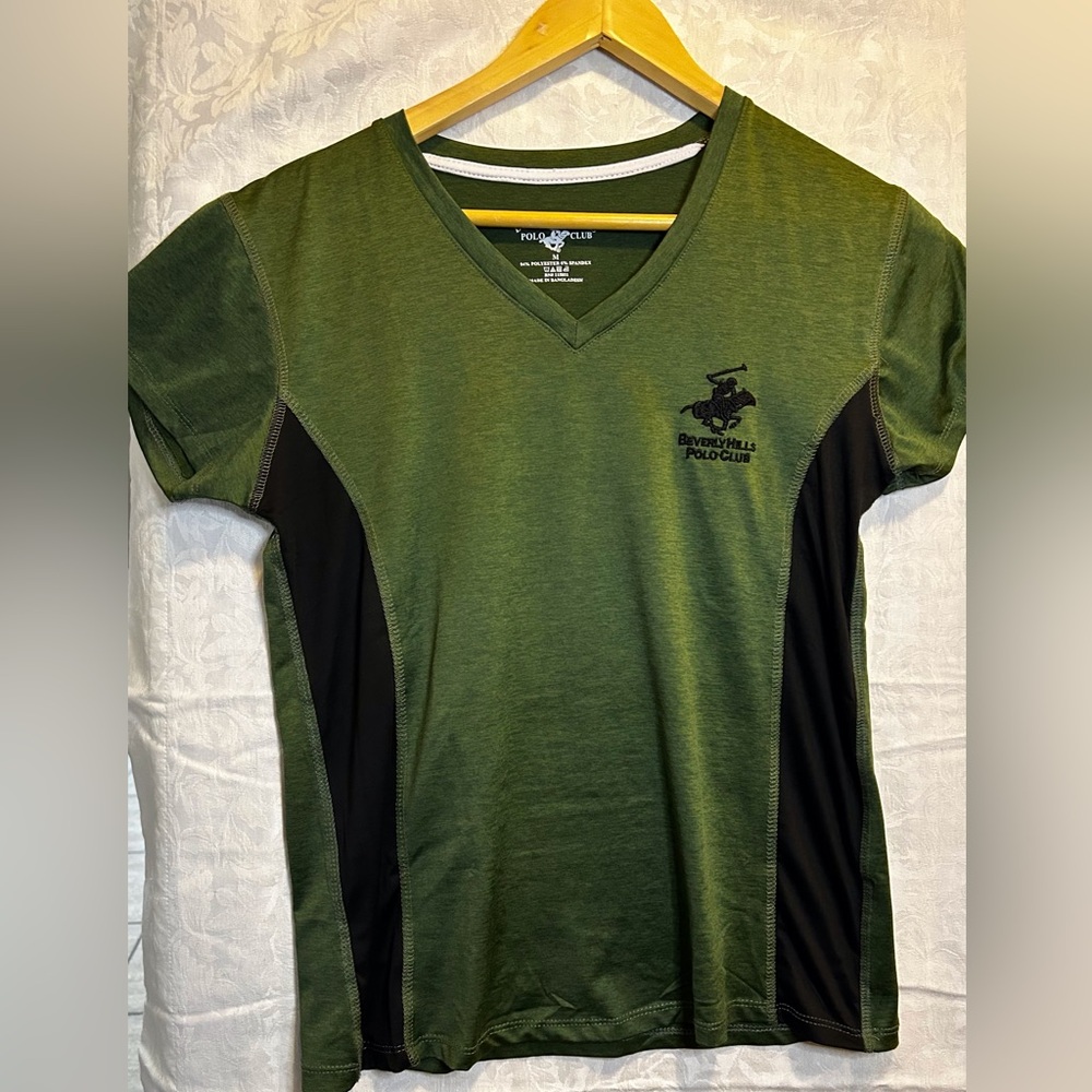Beverly Hills Polo Club V Neck Green and Black Shirt  Size Medium